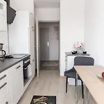 Appartement T&k Near Messe Fair Trade Duesseldorf Und Airport 2a *