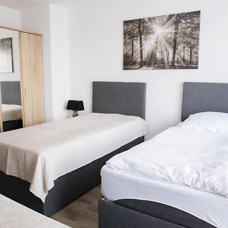 T&k Near Messe Fair Trade Düsseldorf Und Airport 2a Apartamento Duisburg