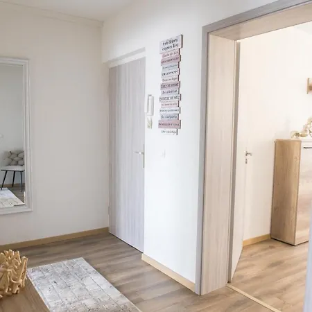 T&k Near Messe Fair Trade Duesseldorf Und Airport 2a Apartmán